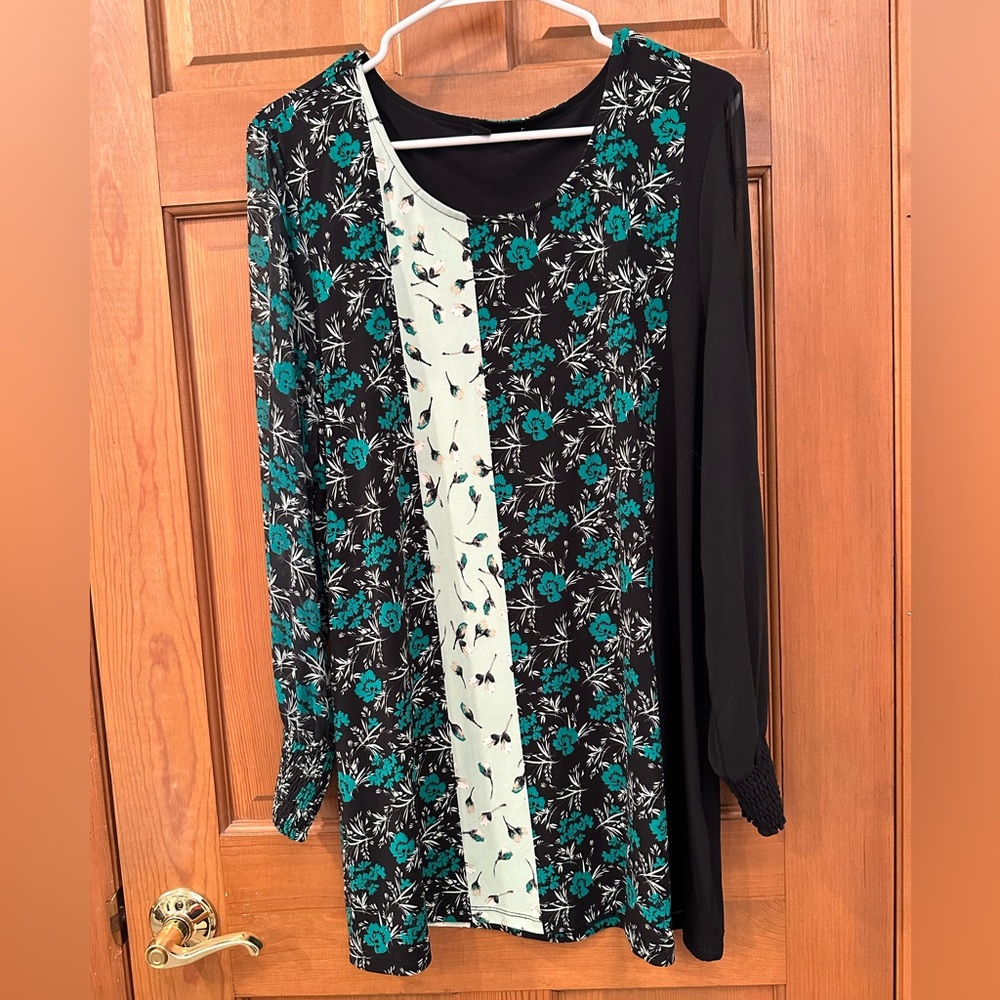 Beautiful Alfani dressy shirt